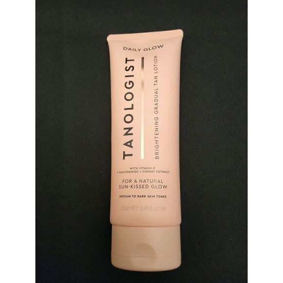 TANOLOGIST DAILY GLOW BRIGHTENING GRADUAL TAN LOTION WITH VITAMIN C 8.45fl Oz - Picture 8 of 8